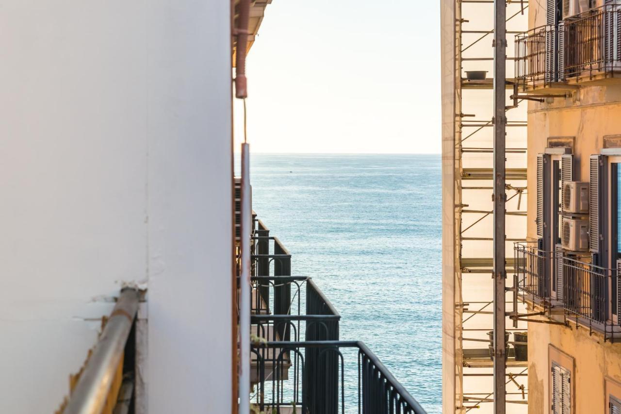 Parthenope'S Eye On The Seafront By Napoliapartments エクステリア 写真